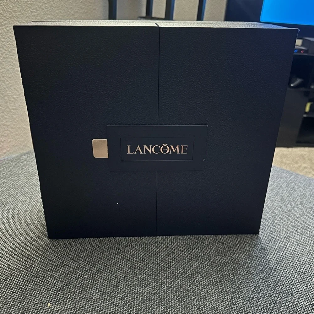 Lancôme La Vie Est Belle Body Lotion 1.6 oz + 2024 Holiday Advent Box (Empty) - Picture 4 of 6